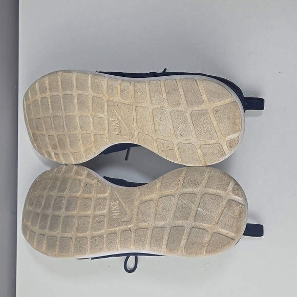 Nike Rosherun Navy Running shoes - Picture 6 of 7